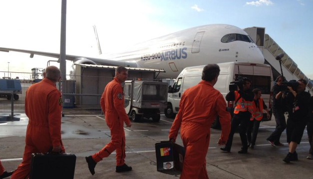 Twitter   Airbus  The international crew of 6 ...